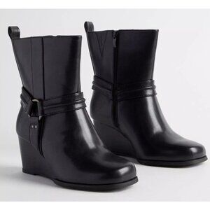 Torrid 8.5WW Black Harness Wedge Bootie 8.5 Wide